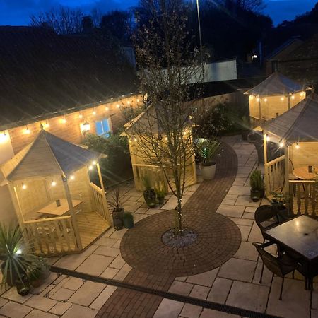 Greyhound Inn Wilton Wilton  Zewnętrze zdjęcie