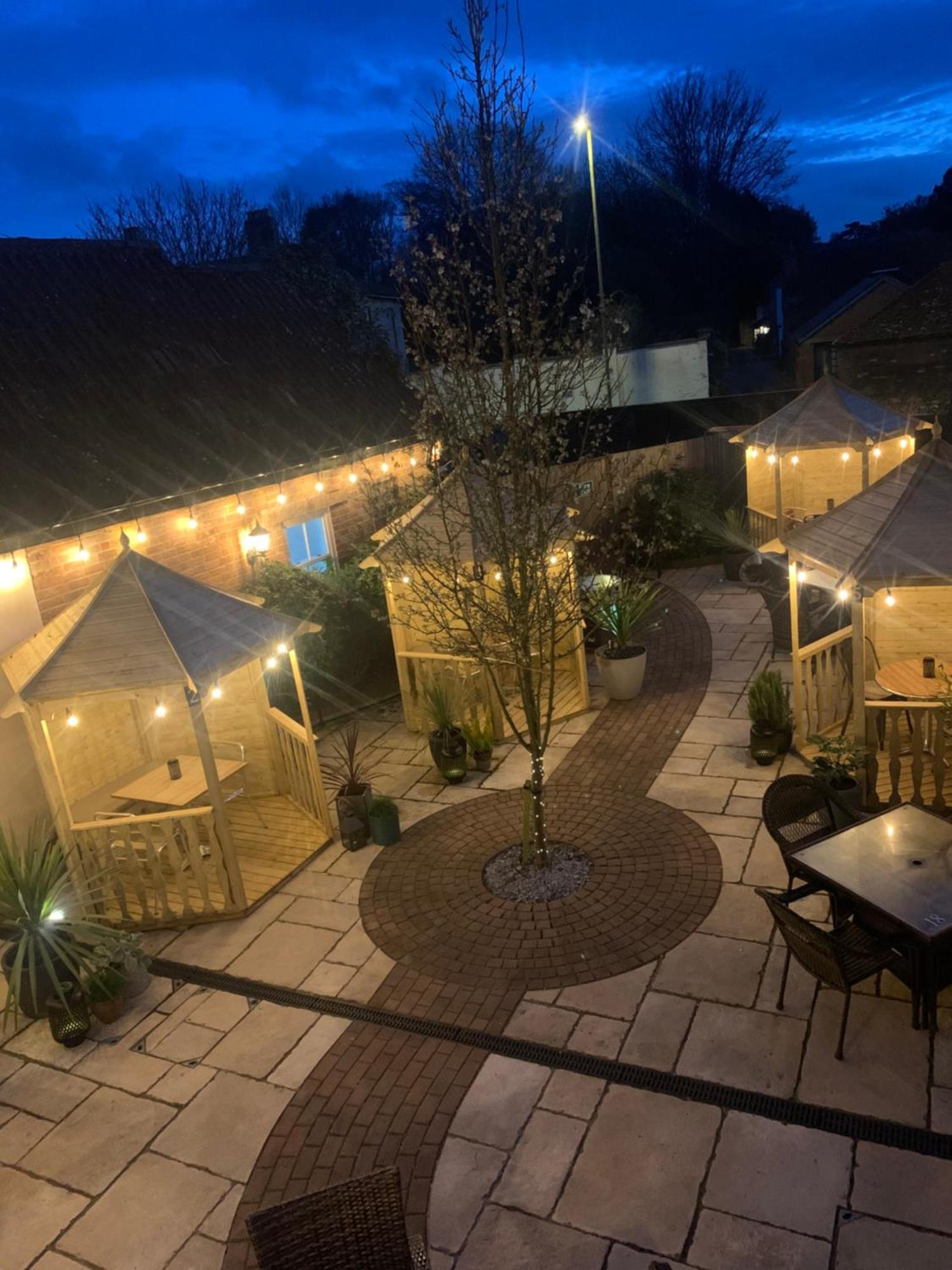 Greyhound Inn Wilton Wilton  Zewnętrze zdjęcie
