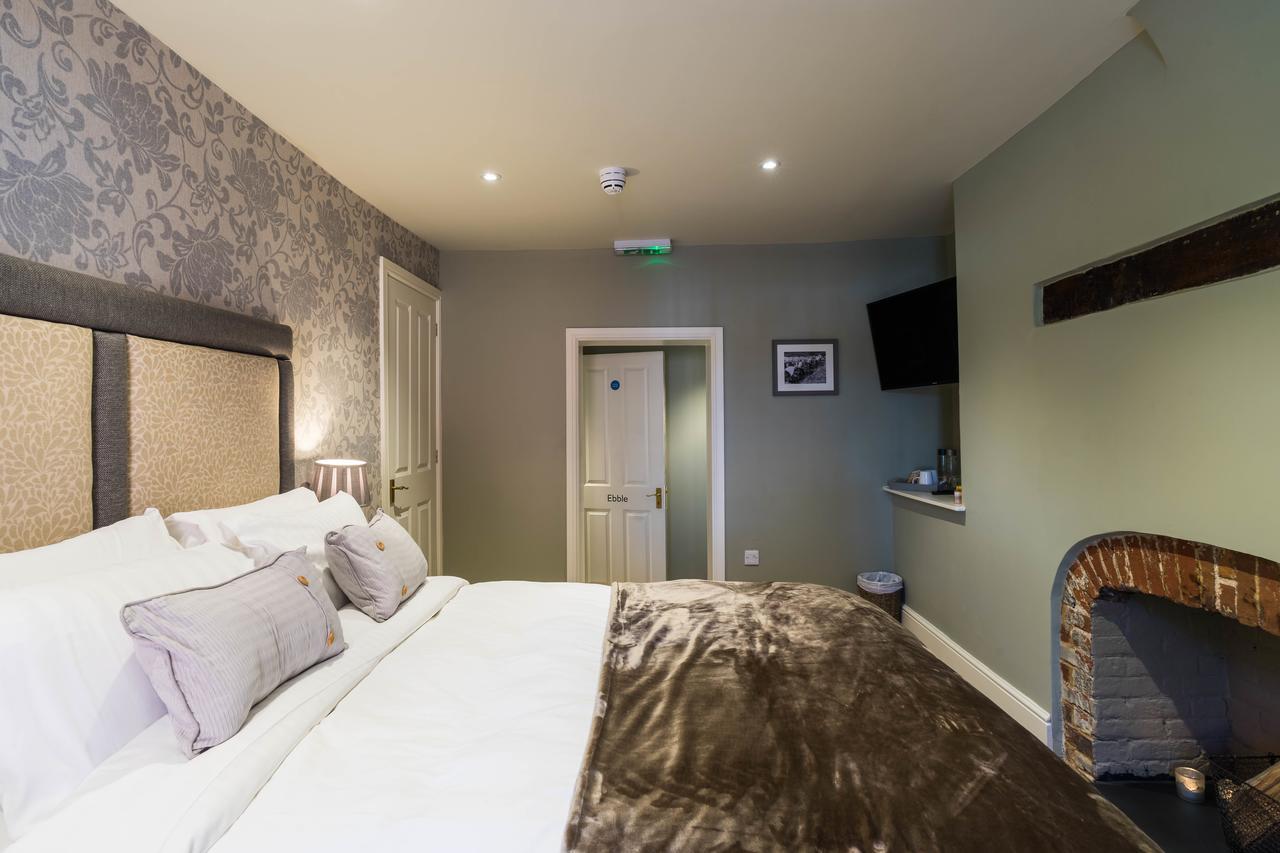Greyhound Inn Wilton Wilton  Zewnętrze zdjęcie