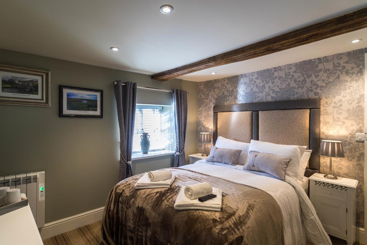 Greyhound Inn Wilton Wilton  Zewnętrze zdjęcie