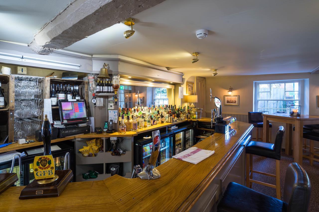 Greyhound Inn Wilton Wilton  Zewnętrze zdjęcie